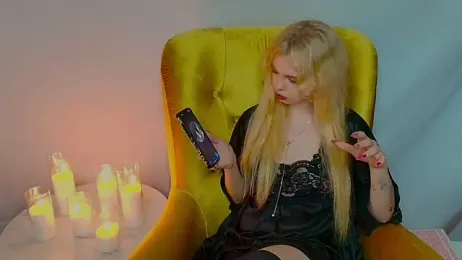 Creatrix_Lola webcam model stream image
