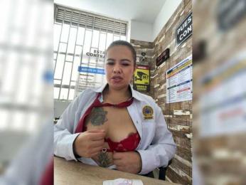 Ariana--7 webcam model stream image