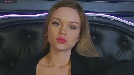 MarilynNova webcam model stream image