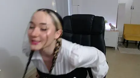 Crystal-dreamt webcam model stream image