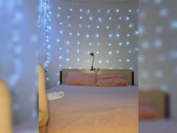 _kitty_mya_ webcam model stream image