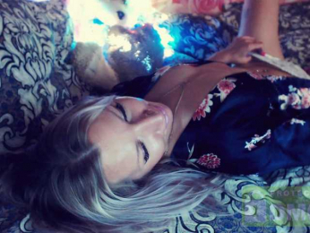 mimi_ webcam model stream image
