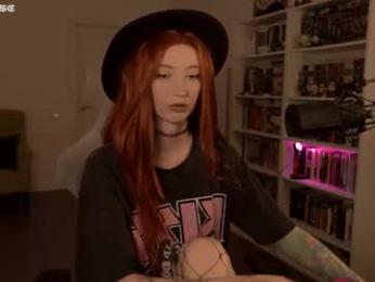 loony_moony webcam model stream image