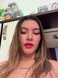 Your_Honeey webcam model stream image