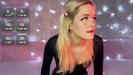 Oliviasan webcam model stream image