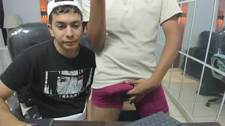 Travis_and_max webcam model stream image