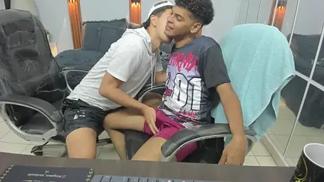 Travis_and_max webcam model stream image