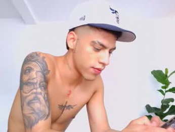 russell_adams_ webcam model stream image