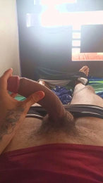 ChillWithAndrew webcam model stream image