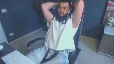 OscarWills webcam model stream image