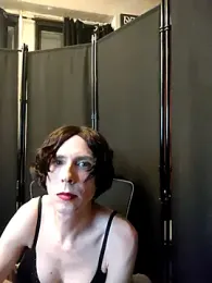 april_show_her webcam model stream image