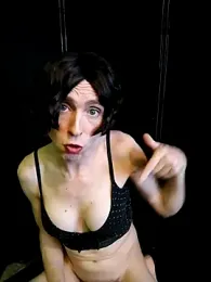 april_show_her webcam model stream image