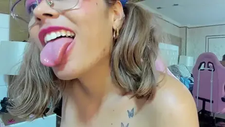 TaraaHot webcam stripchat model stream image