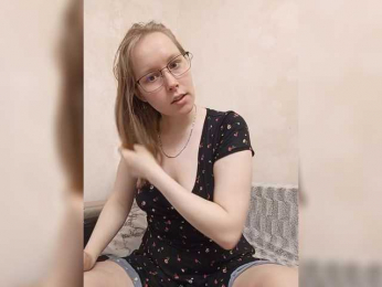 Yumi-Yumi webcam bongacams model stream image