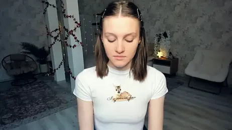 LianneBynon webcam stripchat model stream image