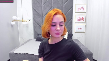 EllaFresh webcam model stream image