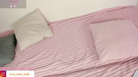 anna_baby_bella webcam model stream image