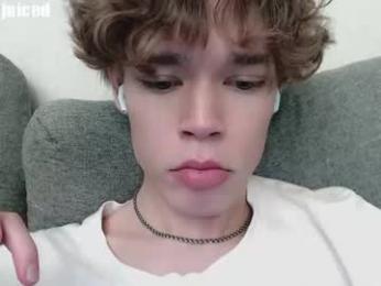 pawclaw webcam model stream image