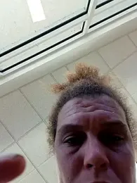 sarahkat86 webcam stripchat model stream image