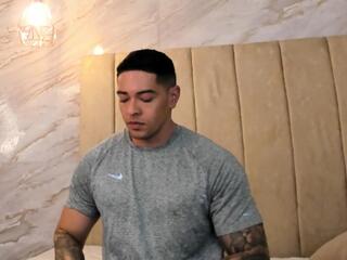 Maddox Hill webcam flirt4free model stream image