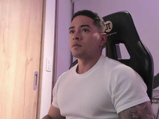 Maddox Hill webcam model stream image