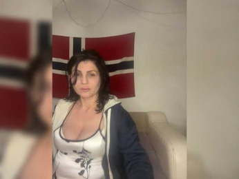 Irina423 webcam bongacams model stream image