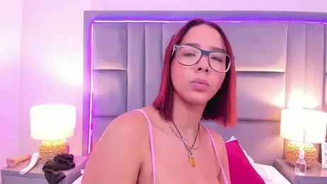 HilaryBrownn webcam stripchat model stream image