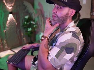 Logan Cardenas webcam model stream image