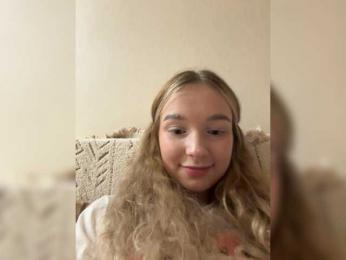 MimiMila webcam model stream image