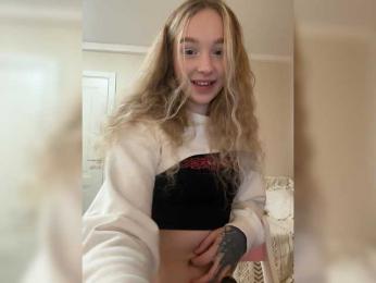 MimiMila webcam model stream image