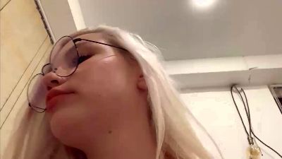 PLUSHIE_EYES webcam model stream image