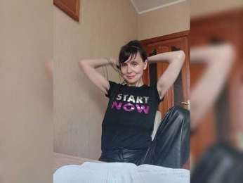 Hellenalonenochka webcam model stream image