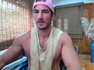 Icarus Secret webcam model stream image