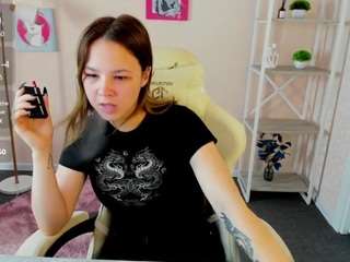 lori-blossom webcam model stream image