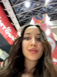 ICrazyOneIRL webcam model stream image