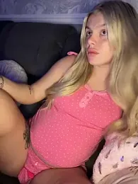 Irish_BarbieMilfx webcam model stream image