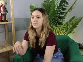 leenameginnes webcam model stream image