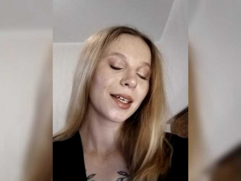 1biscuit1 webcam model stream image