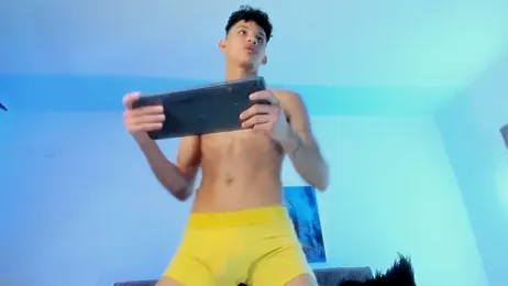 KamiSuarez webcam model stream image