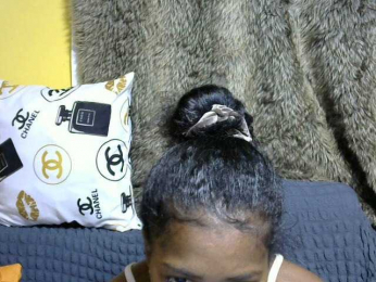 Maha19x webcam model stream image