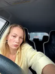 LavenderHot webcam model stream image