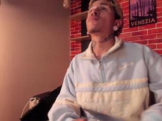 Valentino Knox webcam model stream image