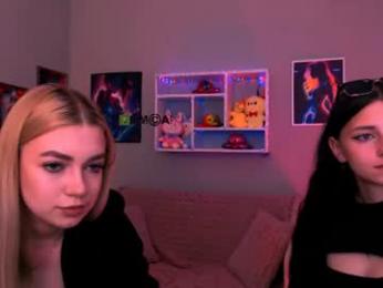caroline_honeyy webcam model stream image