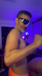 LatinCanarios webcam model stream image
