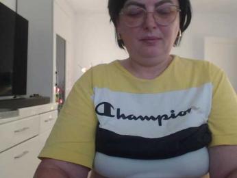 Emyllywhite webcam model stream image