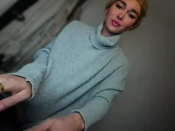 transnextdoor_ webcam model stream image