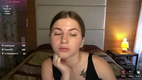 YoursGirlAlice webcam model stream image