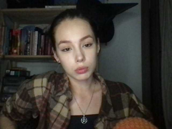 VoidWithYuna webcam model stream image