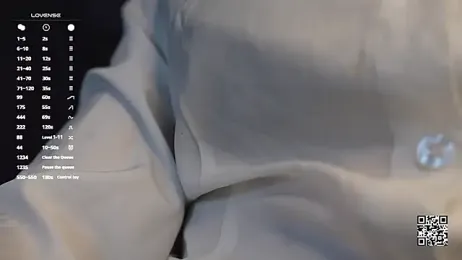 MiaHyzard webcam model stream image