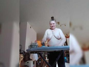 Monroqueen webcam model stream image